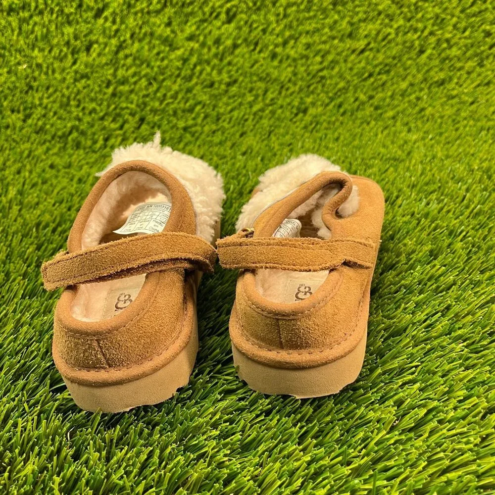 Ugg Fluff Yeah Slide Boys Size 11C Brown Walking Comfort‎ Shoes Winter Sandals